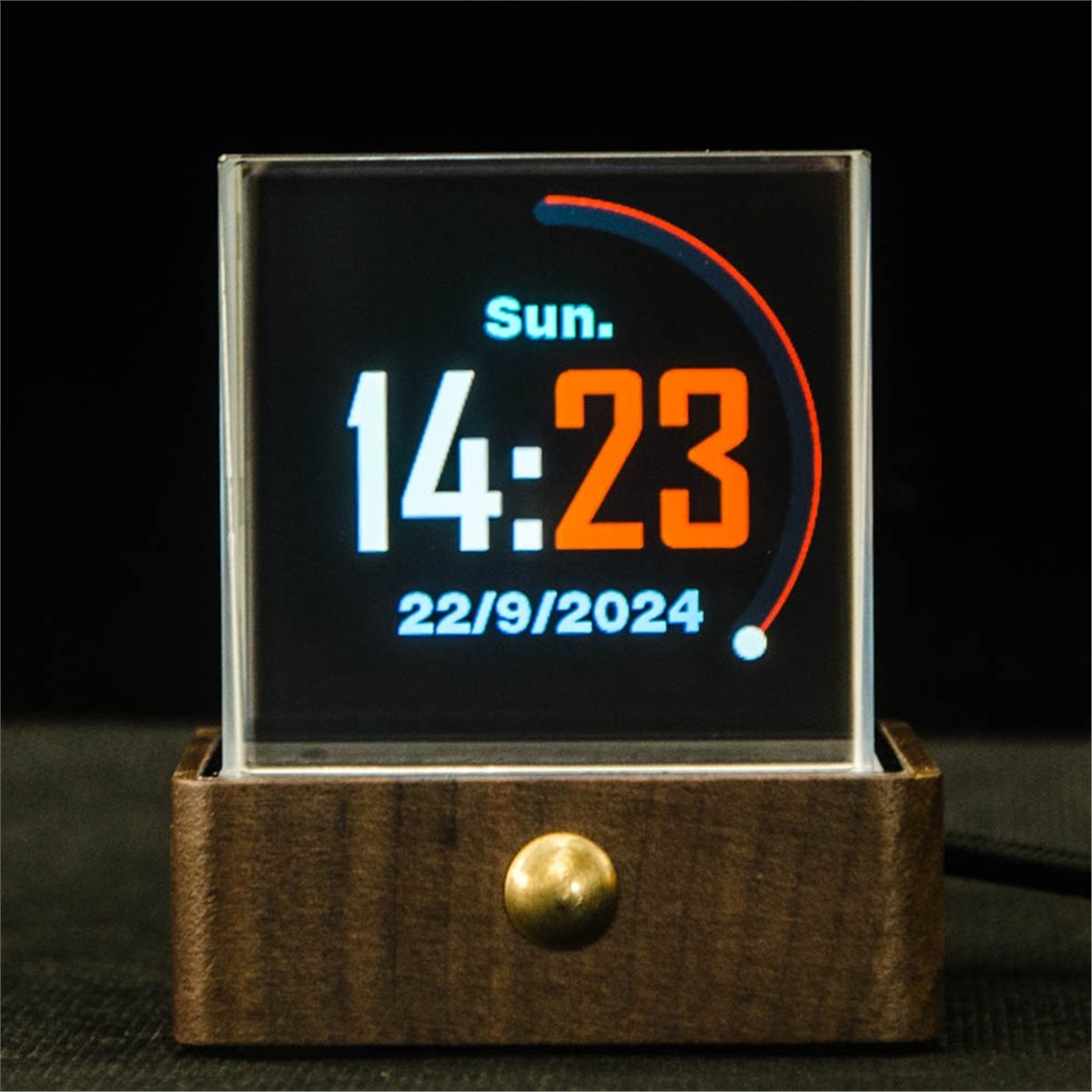 Trending Tech Accessories - [Trend 2026] Cube-Max Duży Kryształowy Wyświetlacz