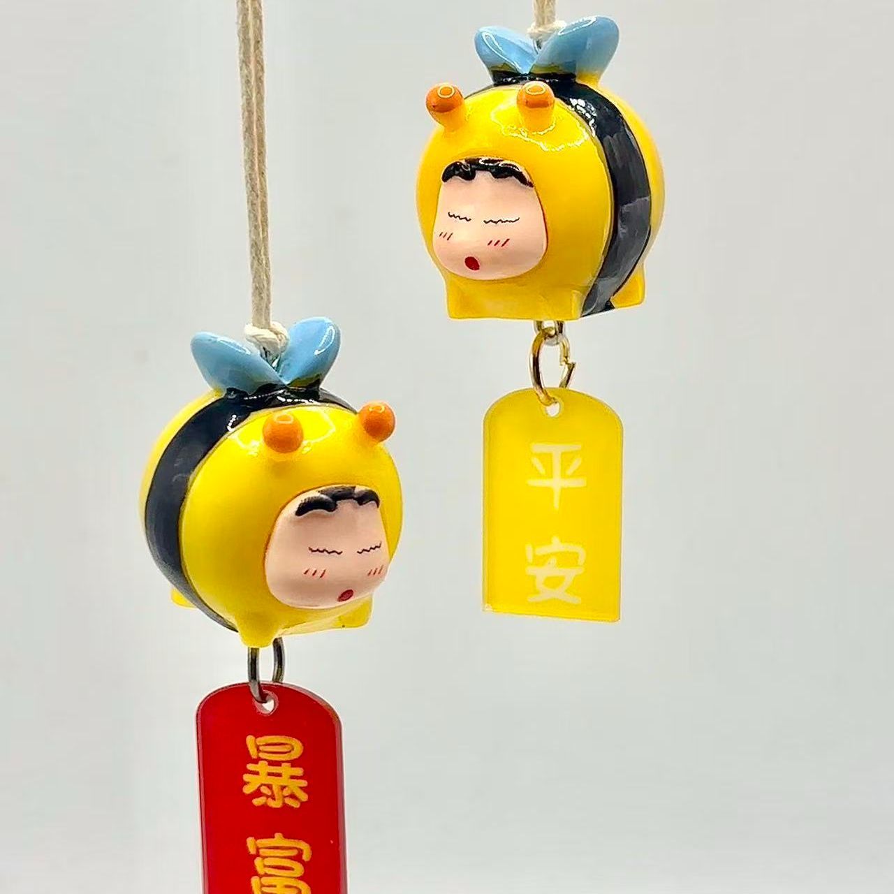 Figurka Crayon Shin-chan Bee C – Tech Car Accessories recenzja i cena